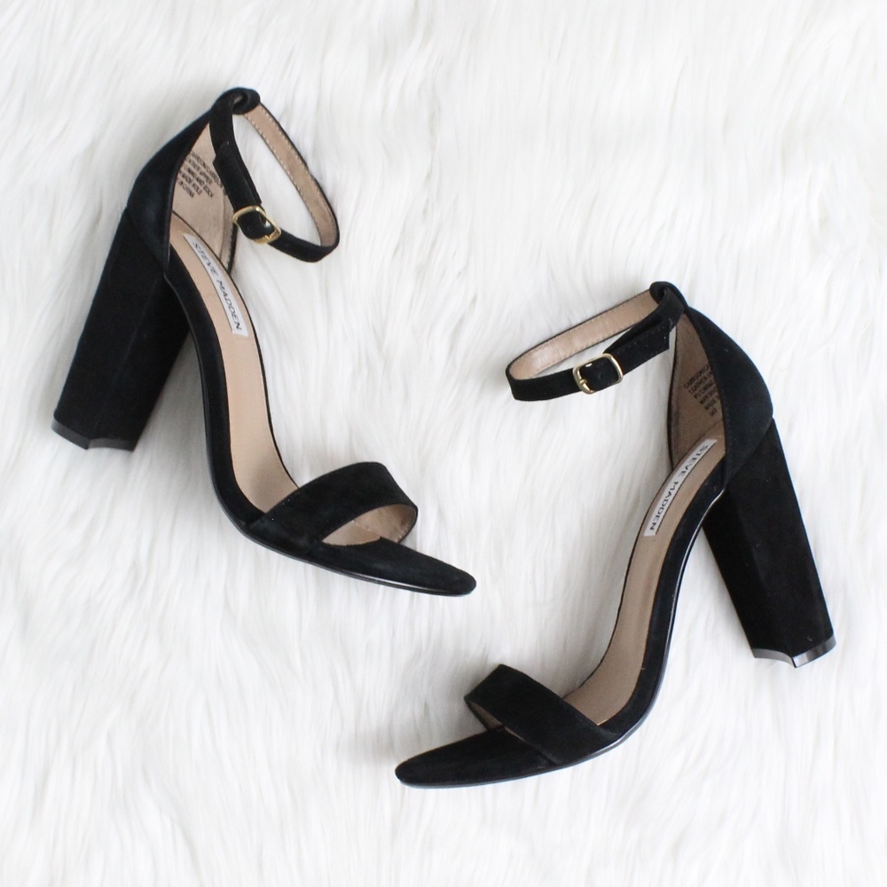 STEVE MADDEN Carrson Sandal in Black Seude